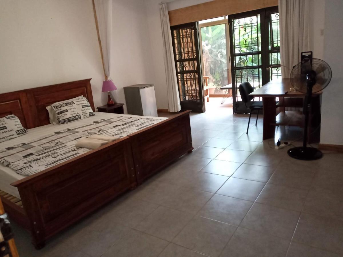 Hospitality Connect Bed and Breakfast Kampala Exteriör bild