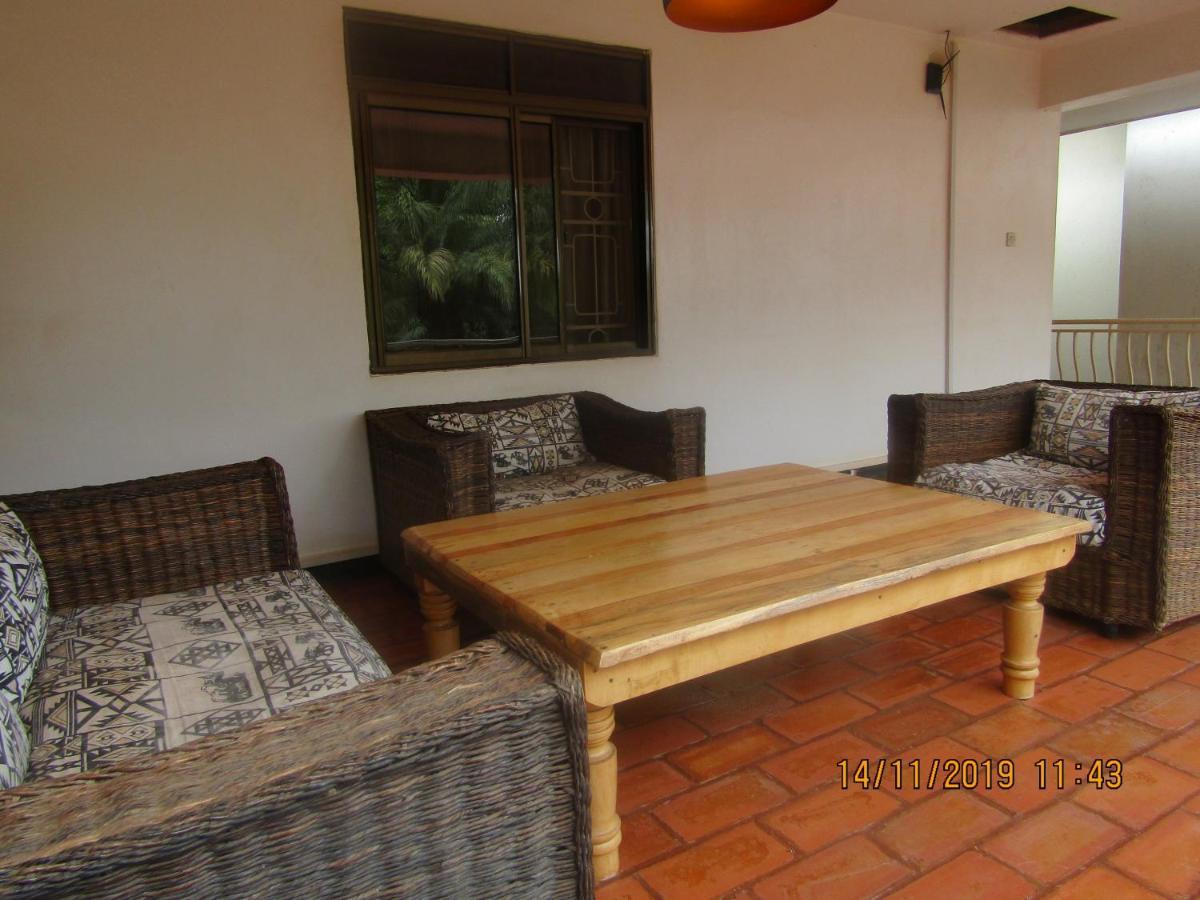 Hospitality Connect Bed and Breakfast Kampala Exteriör bild